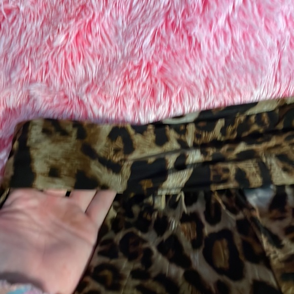Leopard print wide leg pant - Picture 4 of 5